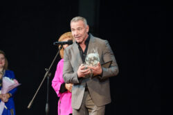 Максим Дрозд получил хрустальный глобус