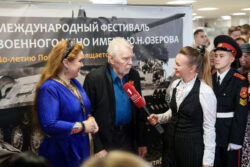 Юрий Назаров и Полина Нечитайло на красной дорожке